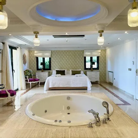 Premium By Better Bookings Holiday home *